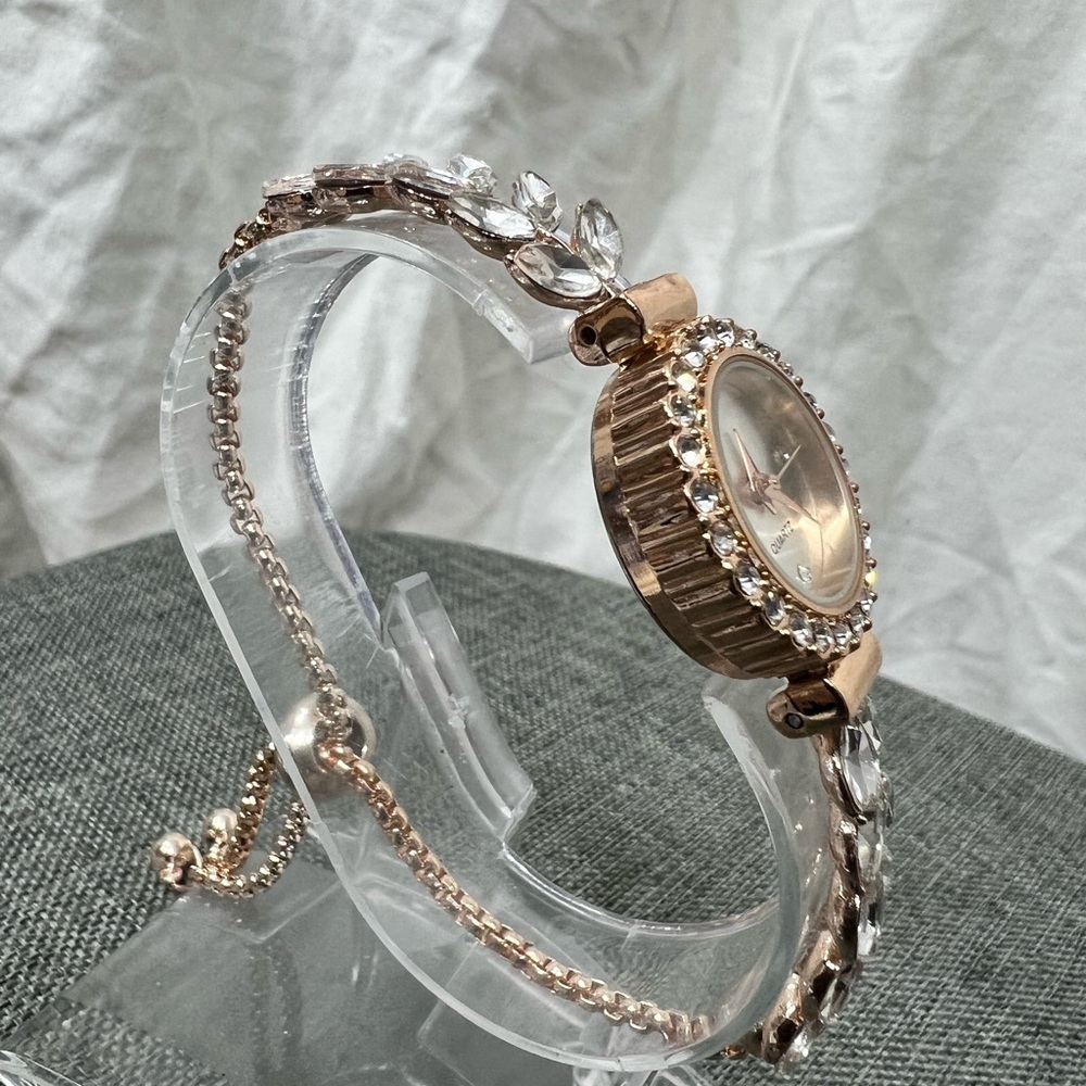 Fashion Jewelry Rhinestone Quartz Watch W/ Adjustable Band Amazing Looking. - Picture 10 of 11